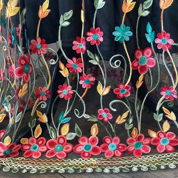 Papillon (size L but fits like a size 8) - Picture 2 of 5